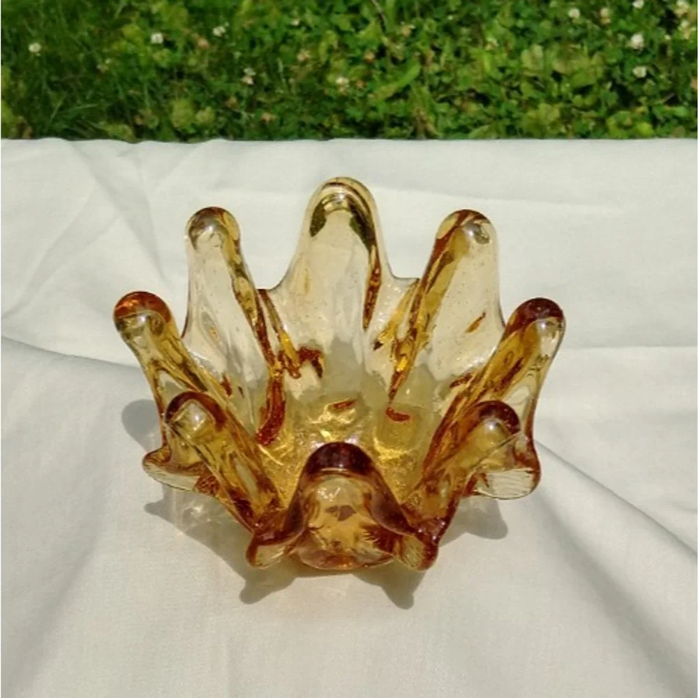 L E Smith Amber Art Glass Swung Bowl 5 Inch Pinched Fingers Simplicity Vintage